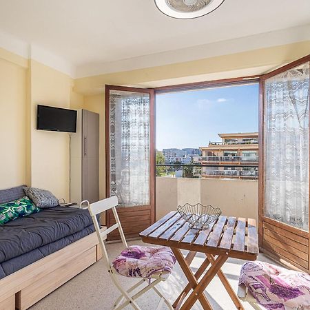 Studio Le Grand Large-4 By Interhome Le Lavandou Buitenkant foto