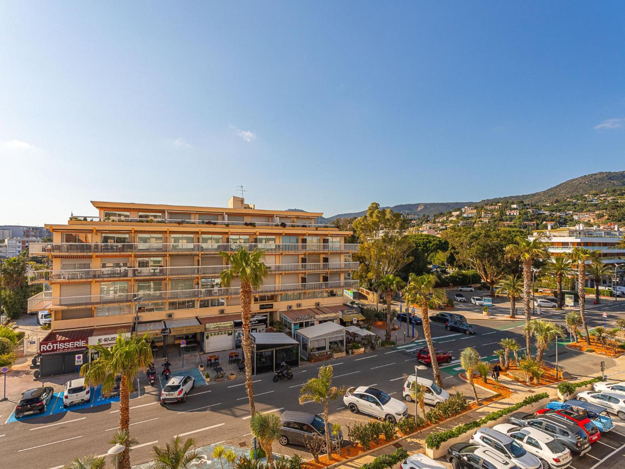 Studio Le Grand Large-4 By Interhome Le Lavandou Buitenkant foto